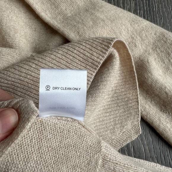 Weekend Stories Aubrianna Recycled Cashmere Hoodie in Heather Oatmeal Size XS - Picture 7 of 8